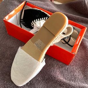 Really cute spring summer shoes still in the box!